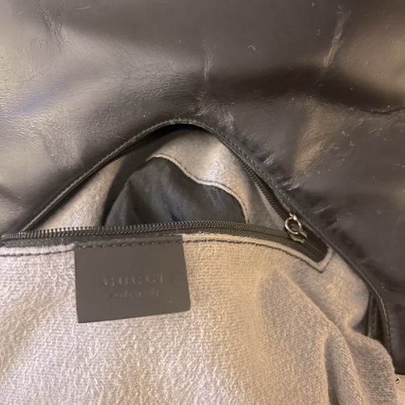 Elegant Black Leather Shoulder Bag - Picture 6 of 9